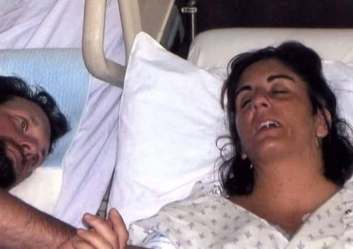 — Man says goodbye to his wife as they took her off life support, but then she utters 5 words that made him faint : full story below!!!